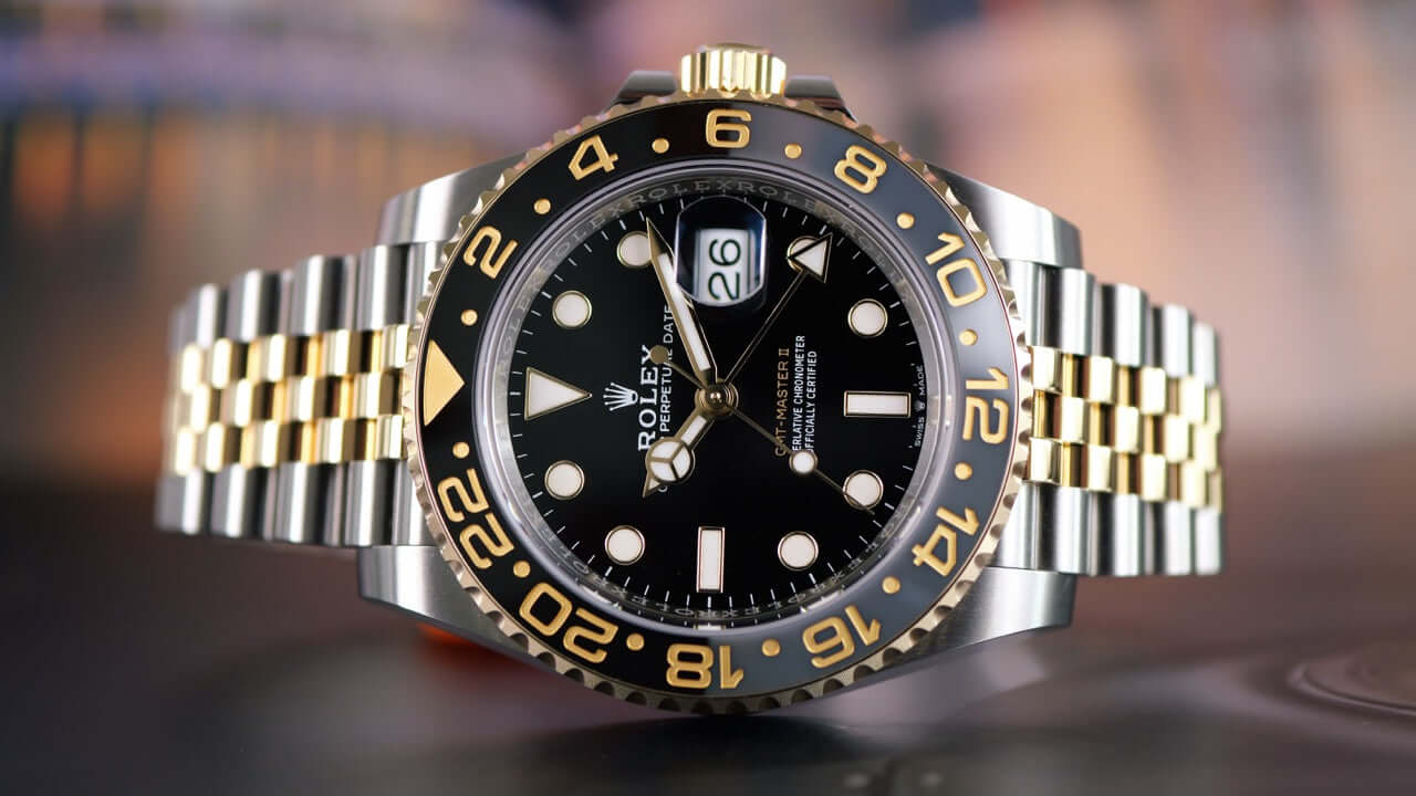 Die Rolex GMT-Master II 126713GRNR: Die elegante Seite von Gotham