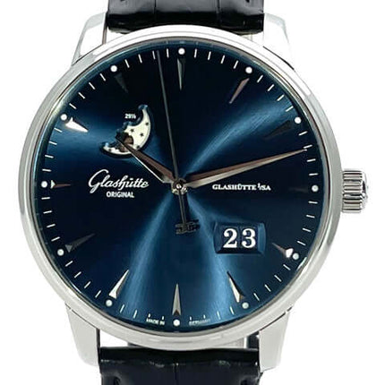 Glashütte Original Pano Uhr mit blauem Zifferblatt und schwarzem Lederarmband