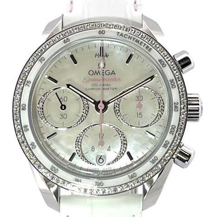 Omega Speedmaster 38 Damenuhr mit Perlmuttzifferblatt und Stoppuhrfunktion, erhältlich bei Uhren2000.
