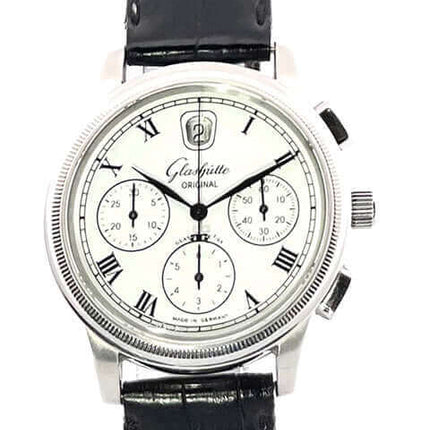 Glashütte Original Senator Uhr mit weißem Zifferblatt und schwarzem Lederarmband