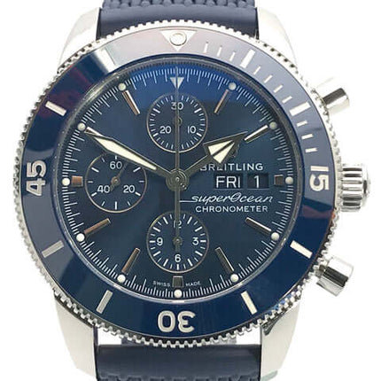 Breitling Superocean Heritage II Chronograph 44 Armbanduhr mit blauem Zifferblatt und Armband