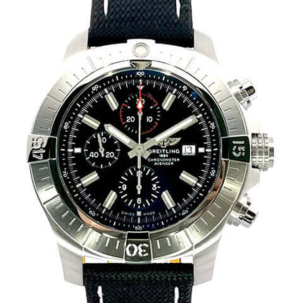 Breitling Super Avenger Chronograph 48 Herrenuhr mit schwarzem Zifferblatt und Edelstahlgehäuse