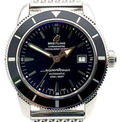 Breitling Superocean Heritage 42 Uhr mit schwarzem Zifferblatt und Edelstahlarmband. Luxusuhr für Taucher in Deutschland.