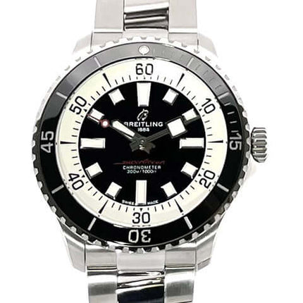 Breitling Superocean Automatic 44 Herrenuhr mit schwarzem Zifferblatt und silbernem Armband