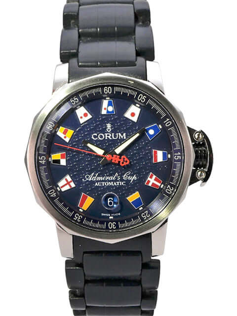 Corum Admiral's Cup Trophy 41 082.833.20 automatische Uhr mit blauem Zifferblatt und Kautschukband.