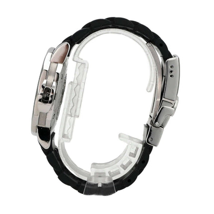 Corum Admiral's Cup Trophy 41 082.833.20 Armband aus Kautschuk mit Edelstahl-Faltschließe und Gehäuseansicht.