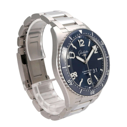 Glashütte SeaQ Panoramadatum 1-36-13-02-81-70 Edelstahl Armbanduhr mit blauem Zifferblatt und drehbarer Lünette.