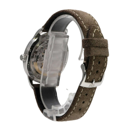 Seitenansicht der Glashütte Original Senator Sixties Jahresedition mit braunem Lederarmband und Edelstahlgehäuse.