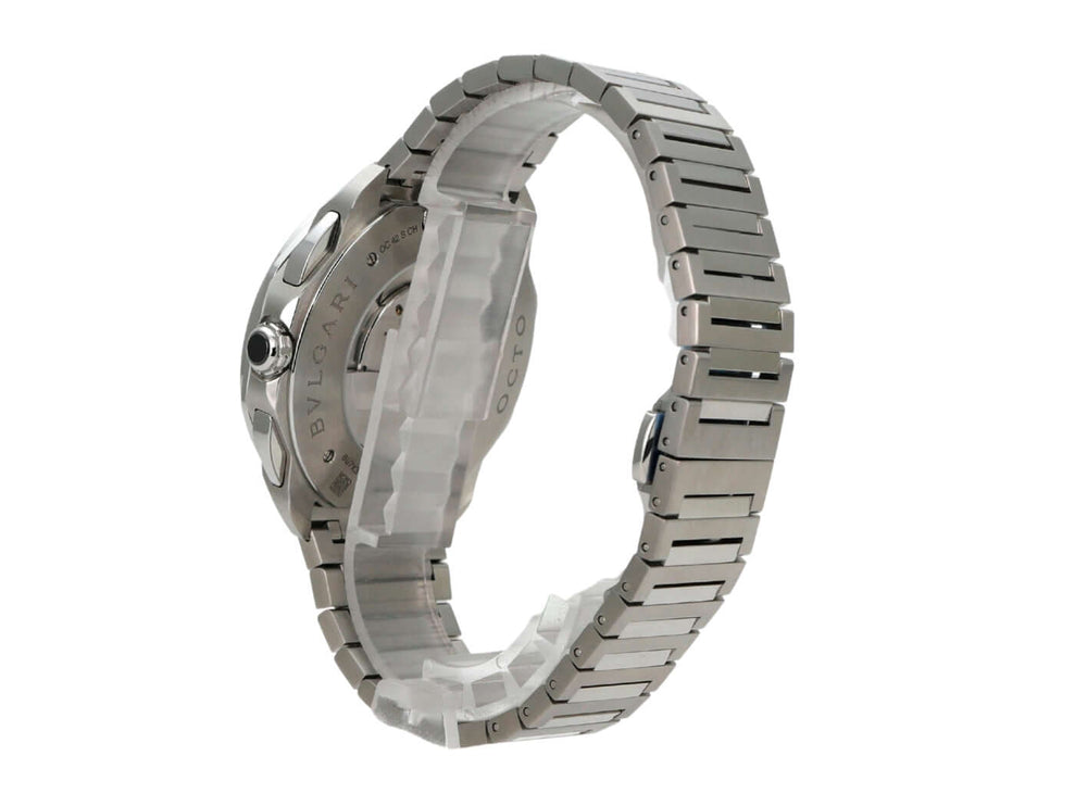 Bvlgari Octo Roma Chronograph Steel 103471 seitliche Ansicht mit Edelstahlarmband und Gehäuse.