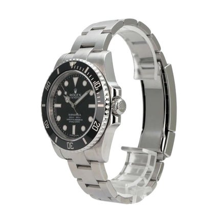 Rolex Submariner No Date 114060 mit Edelstahlgehäuse und schwarzem Zifferblatt, seitliche Ansicht.