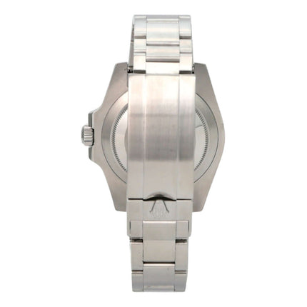 Rolex Submariner No Date 114060 Uhr im Profil, Edelstahlgehäuse und Oyster-Edelstahlband.