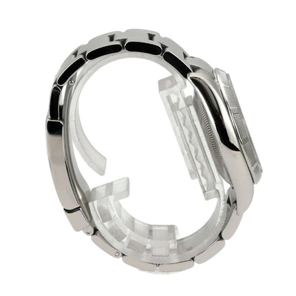 Detailansicht des Rolex Oyster Perpetual 34 Blau Römisch 114210 Armbands aus Edelstahl und Faltschließe.