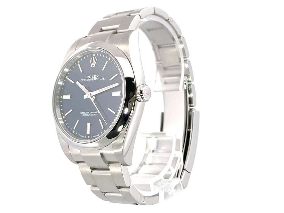Rolex Oyster Perpetual 39 Ref. 114300 Blau, Edelstahlgehäuse, Oyster-Armband, Saphirglas, sehr guter Zustand, 2018, Box und Papiere, EU.