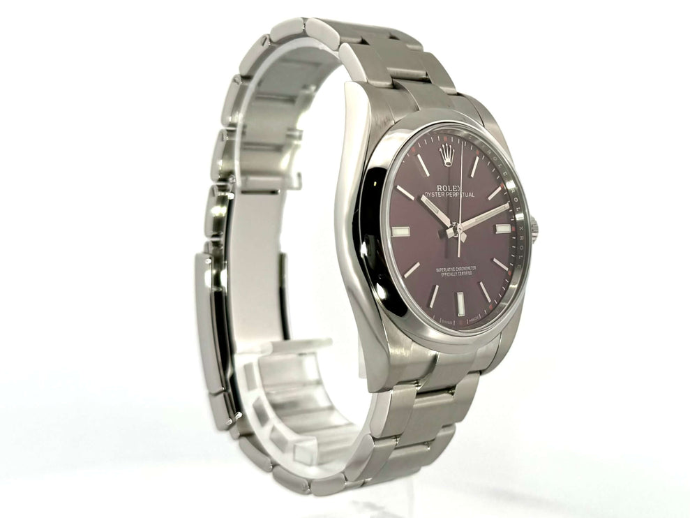 Rolex Oyster Perpetual 39 red grape 114300 aus Edelstahl mit Saphirglas und Oyster Armband, gebrauchte Uhr in sehr gutem Zustand mit Box und Papieren.