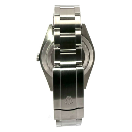 Rückseite des Rolex Oyster Perpetual 39 red grape 114300 aus Edelstahl mit poliertem und satiniertem Oyster-Armband, Modelljahr 2018.