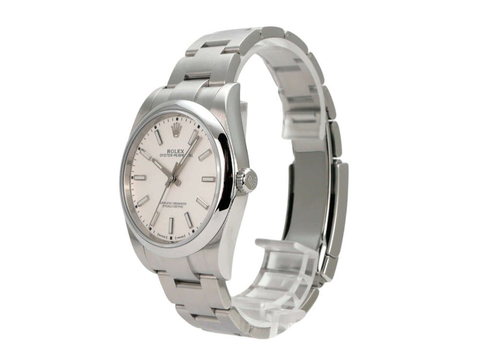 Rolex Oyster Perpetual 39 Ref. 114300 Weiß mit Edelstahlband und silbernem Zifferblatt.