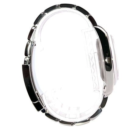 Rolex Oyster Perpetual 39 Ref. 114300, poliertes und satiniertes Edelstahl-Oysterband mit Faltschließe, Seitenansicht der Armbanduhr