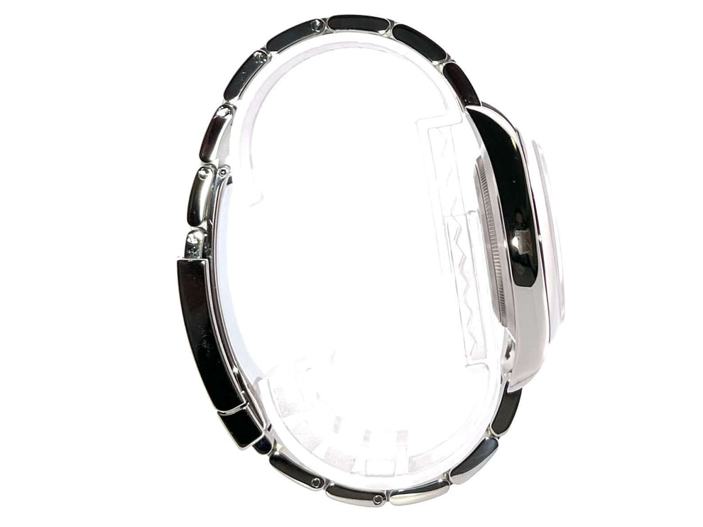 Rolex Oyster Perpetual 39 Ref. 114300, poliertes und satiniertes Edelstahl-Oysterband mit Faltschließe, Seitenansicht der Armbanduhr