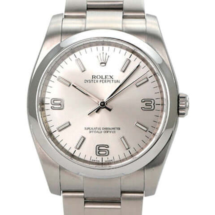 Rolex Oyster Perpetual 36 116000 Silber Armbanduhr mit silbernem Zifferblatt und Edelstahlarmband.