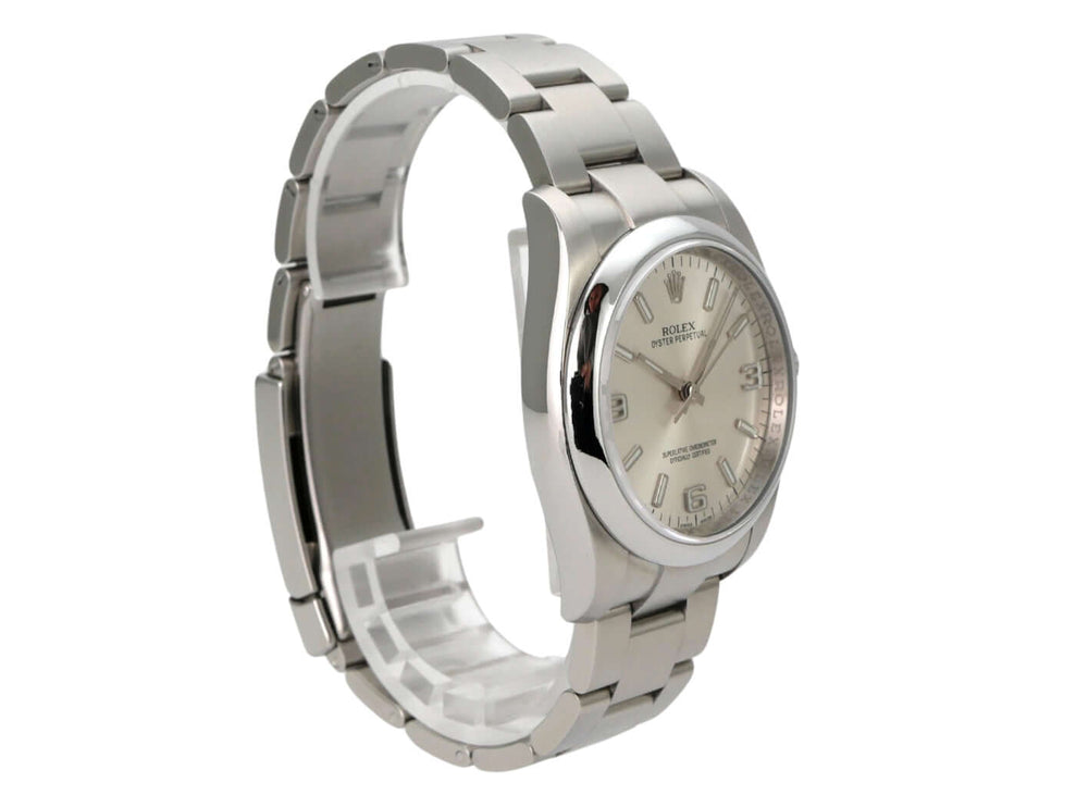 Rolex Oyster Perpetual 36 116000 Silber - Automatik Uhr mit silberfarbenem Zifferblatt und Edelstahlarmband.
