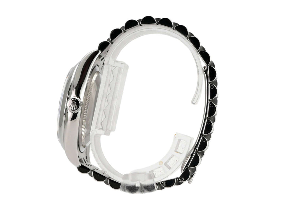 Seitenansicht der Rolex Datejust 36 116200 mit Jubile-Armband, Edelstahl und Faltschließe.