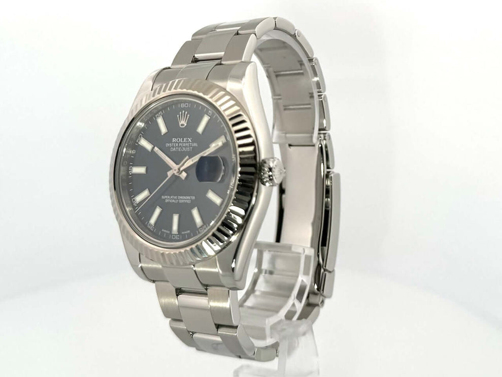 Rolex Datejust II 41 Edelstahl Weißgold 116334 Blau mit blauem Zifferblatt, geriffelter Lünette und Oyster Edelstahlarmband.