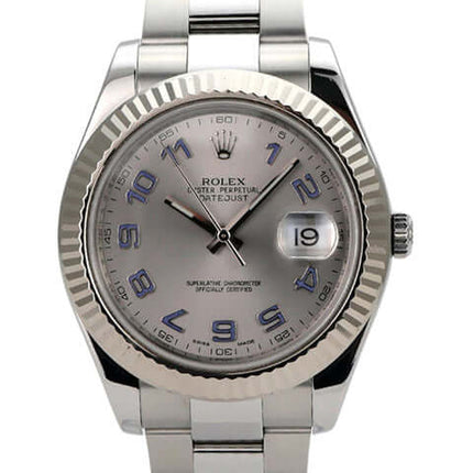 Rolex Datejust II Edelstahl Weißgold 116334 mit rhodiniertem Zifferblatt und arabischen Ziffern, 41 mm Durchmesser.
