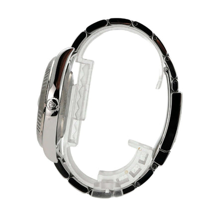 Detailaufnahme eines Rolex Datejust II Edelstahl Weißgold Armbands mit Faltschließe und schwarzem Edelstahl.