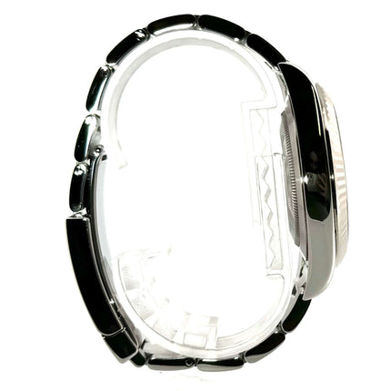 Rolex Datejust II 41mm Edelstahl Weißgold 116334 Seitenansicht mit poliertem und satiniertem Oysterband und geriffelter Lünette.