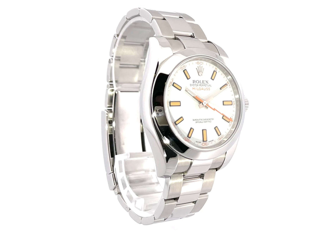 Rolex Oyster Perpetual Milgauss 116400, Edelstahlgehäuse, 40mm, weißes Zifferblatt mit leuchtenden Indizes und orangefarbener Sekunde, poliertes Oysterband.