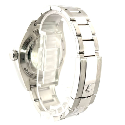 Rückseite und Edelstahlarmband der Rolex Oyster Perpetual Milgauss Ref. 116400 mit glatter Faltschließe.