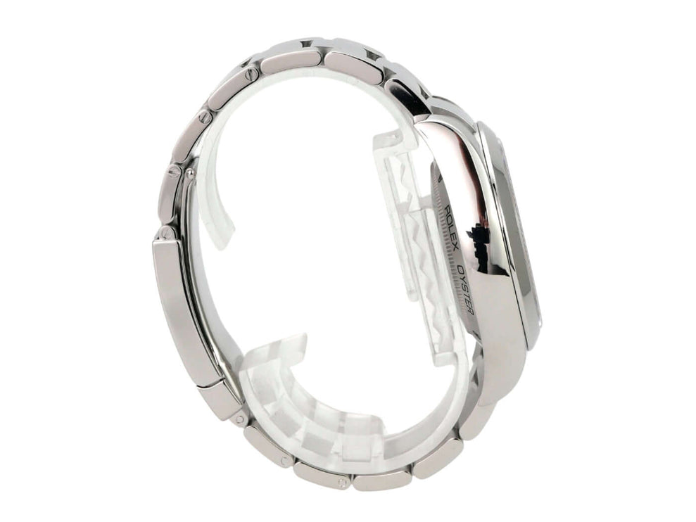 Rolex Milgauss 116400 weißes Zifferblatt seitliche Ansicht des Gehäuses und Armbands aus Edelstahl