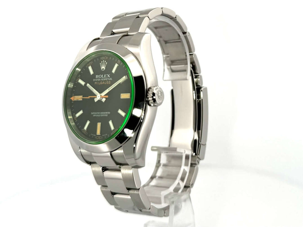 Rolex Oyster Perpetual Milgauss 116400GV Uhr aus poliertem Edelstahl mit schwarzem Zifferblatt, grünem Rand und orangefarbener Sekunde in Blitz Optik