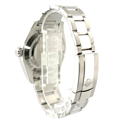 Rückseite der Rolex Oyster Perpetual Milgauss 116400GV aus poliertem Edelstahl mit geschütztem Oyster Edelstahlband, Sicherheitsfaltschließe.