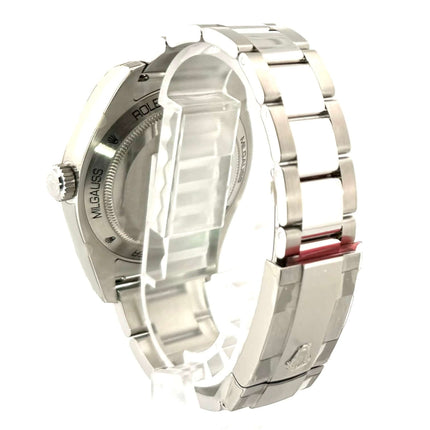 Rückansicht einer Rolex Oyster Perpetual Milgauss 116400GV Edelstahl mit poliertem Oyster-Armband und Sicherheitsfaltschließe