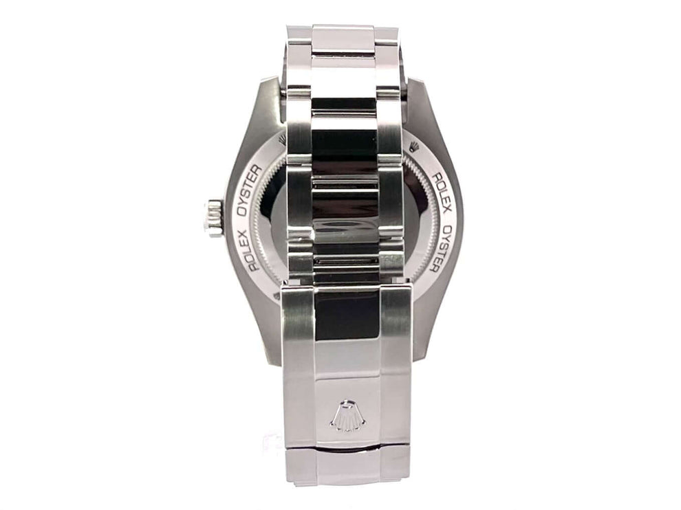 Rückansicht der Rolex Oyster Perpetual Milgauss 116400GV mit poliertem Edelstahlgehäuse und Oyster-Armband mit Sicherheitsfaltschließe