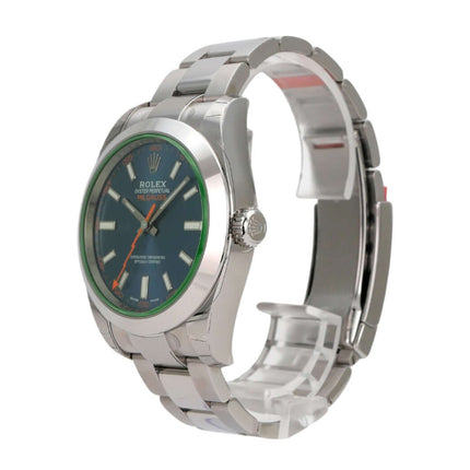Rolex Oyster Perpetual Milgauss 116400GV Blue auf einem polierten Edelstahlarmband mit blauem Zifferblatt.