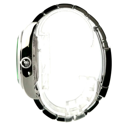 Rolex Oyster Perpetual Milgauss 116400GV Uhrenseite aus poliertem Edelstahl und Armbandansicht
