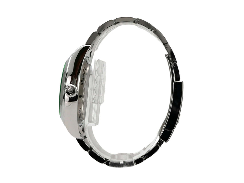 Seitenansicht der Rolex Oyster Perpetual Milgauss 116400GV in Edelstahl mit grünem Saphirglas und poliertem Armband.