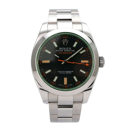 Rolex Oyster Perpetual Milgauss 116400GV mit schwarzem Zifferblatt und orangefarbenen Indexen.