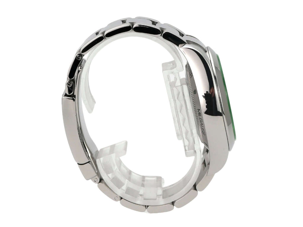 Rolex Oyster Perpetual Milgauss 116400GV detaillierte Ansicht des Gehäuses und Armbands.