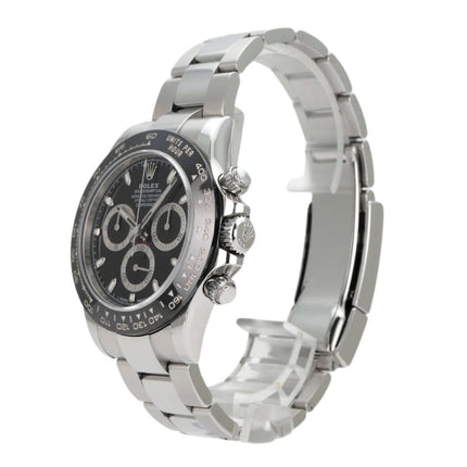 Rolex Daytona Edelstahl 116500LN mit schwarzem Zifferblatt und Keramiklünette, seitliche Ansicht der Uhr.