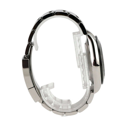 Seitenansicht der Rolex Daytona Edelstahl 116500LN mit schwarzem Zifferblatt und poliertem Armband