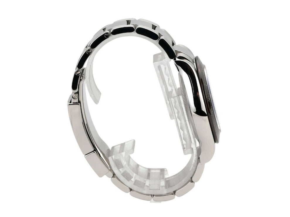 Seitenansicht der Rolex Daytona 116506 Platin Eisblau mit poliertem Platinarmband und Keramikuhrkaste.