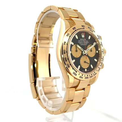 Rolex Cosmograph Daytona Gelbgold Ref. 116508, 18 kt Gelbgold, schwarzes Zifferblatt mit champagnerfarbenen Totalisatoren, Oyster-Armband.