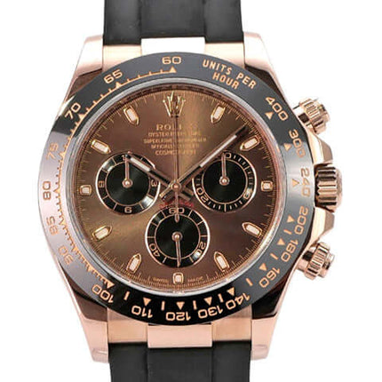 Rolex Daytona 116515LN Everose-Gold Oysterflex Choco mit braunem Zifferblatt und schwarzem Oysterflex-Armband.