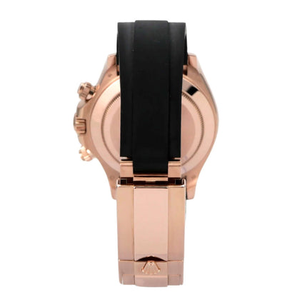 Rolex Daytona 116515LN Everose-Gold Oysterflex Choco Armband von hinten, schwarzes Oysterflex-Armband, Everose-Gold Gehäuse.