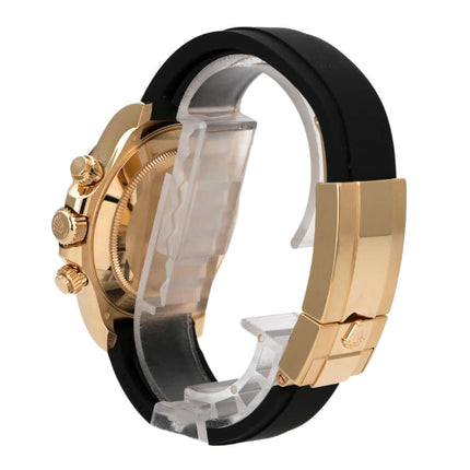 Rolex Daytona 116518LN Gelbgold mit schwarzem Oysterflex-Band von der Seite, Uhr aus 2020.