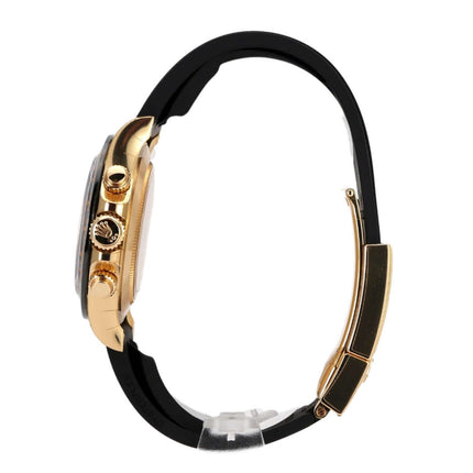 Rolex Daytona 116518LN in Gelbgold mit schwarzem Oysterflex-Band, seitliche Ansicht des Gehäuses und der Krone.