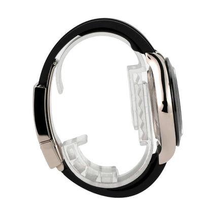 Seitenansicht der Rolex Daytona 116519LN mit Weißgold und Oysterflex-Armband, elegantes Design.